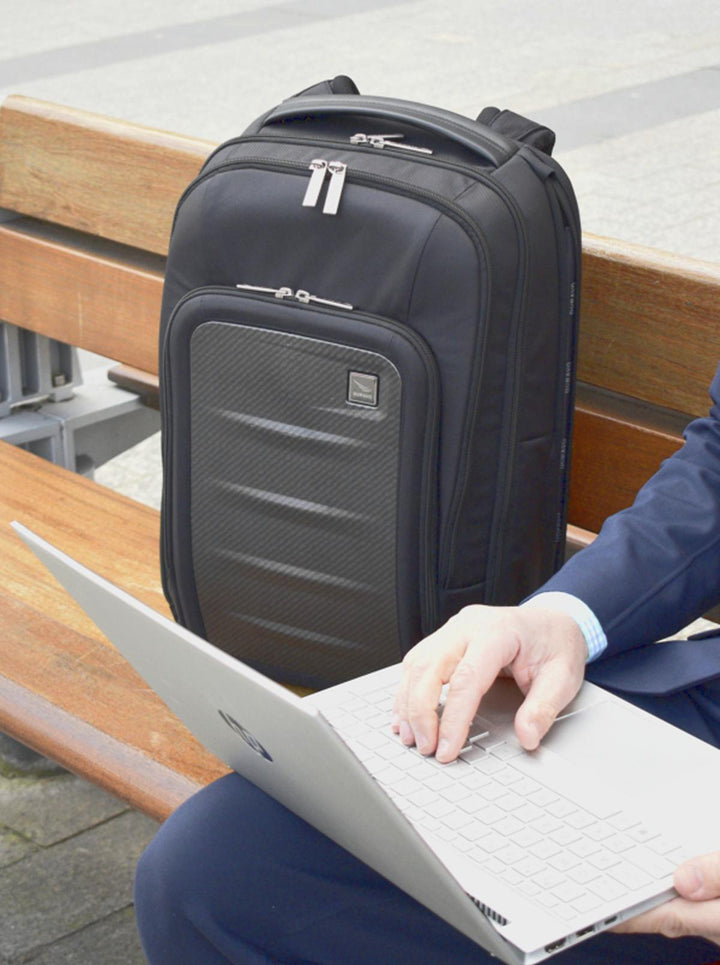 Duravo Venture Backpack laptop working Paris Web carbon travel work